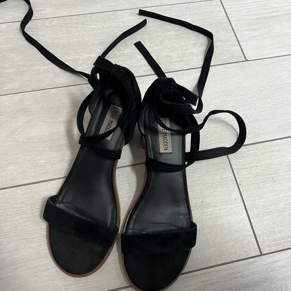 Steve Madden tiny heel